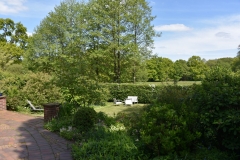 Garten-und-Blick-ins-Landschaftsschutzgebiet